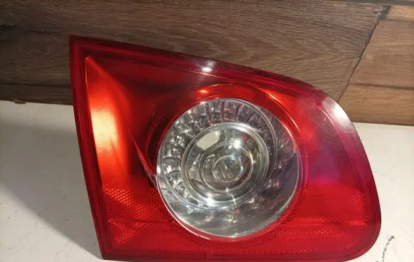 Volkswagen PASSAT B6 Tailgate rear/tail lights