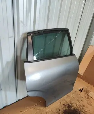Seat Leon (1P) Rear door