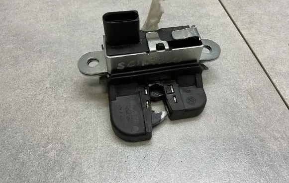 Volkswagen Scirocco Tailgate/trunk/boot lock/catch/latch 1K8827505B