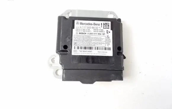 Infiniti Q30 Airbag control unit/module A1179008600