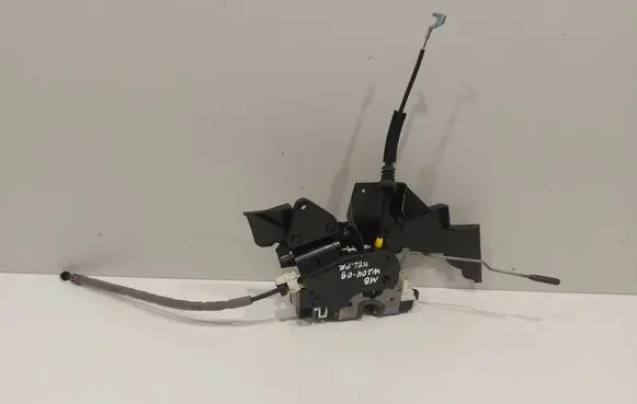 Mercedes-Benz C W204 Front door lock A2047201835 ZGS004