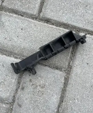 Audi A8 S8 D4 4H Front bumper mounting bracket 4H0807283A