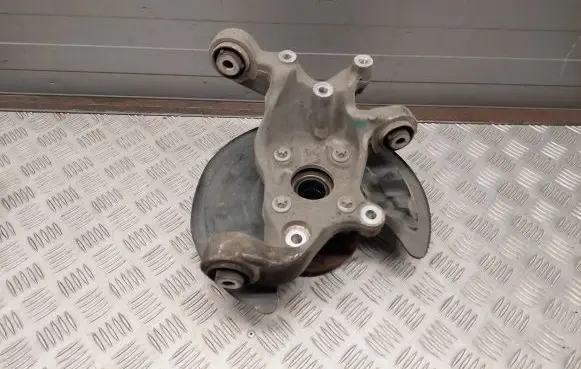 Mercedes-Benz GLA W156 Rear wheel hub 2460106 A2464230220