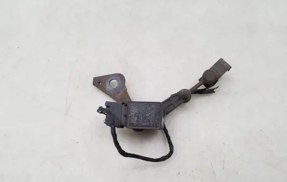 BMW 5 E60 E61 Air suspension front height level sensor 1093697