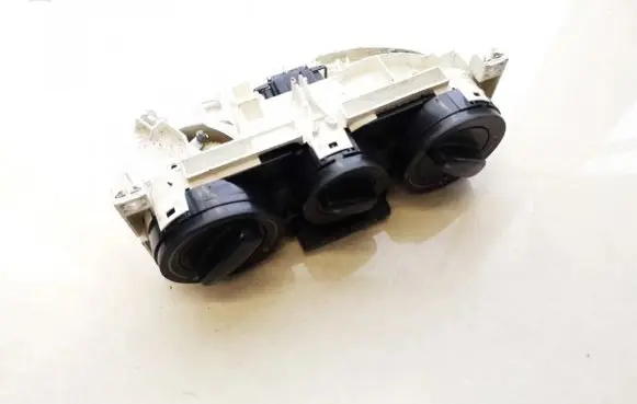 Volkswagen Golf IV Climate control unit 1J0820045F