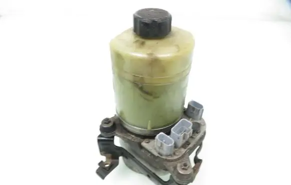 Ford Focus Power steering pump 1040085011094F 4M513K514AD