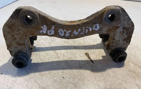 Mitsubishi Outlander Front Brake Caliper Pad/Carrier 