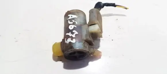 Suzuki Swift I Windscreen/windshield washer pump