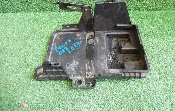 Ford Focus Battery box tray 
