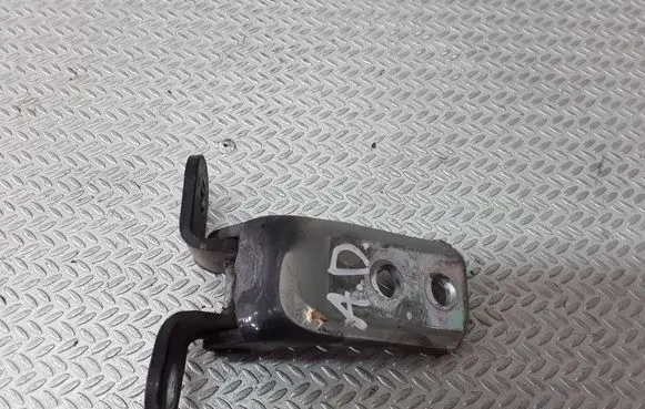 Toyota Corolla Verso AR10 Front door lower hinge 