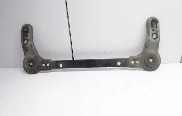 Nissan Qashqai Radiator mount bracket
