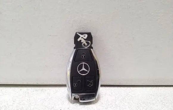 Mercedes-Benz E W212 Ignition key/card MQUB3333D 2010DJ439