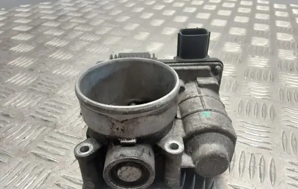 Nissan X-Trail T30 Throttle valve SERA57601