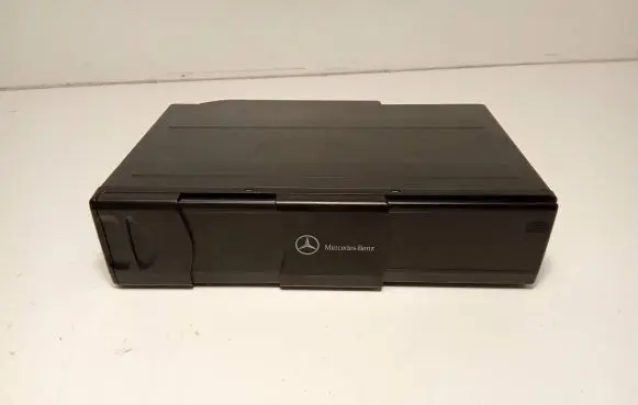Mercedes-Benz CLK A209 C209 CD/DVD changer A2038703389 020963 MC3520