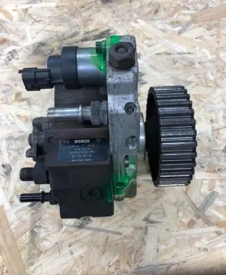 Peugeot 207 Fuel injection high pressure pump 9651844380 0445010089 041155