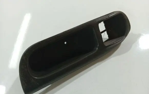 Renault Scenic I Front door window switch trim 7700431172