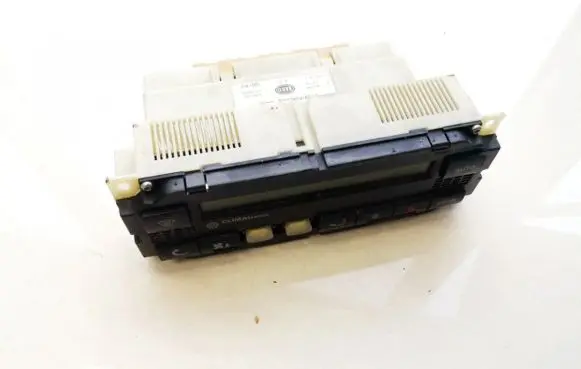Volkswagen PASSAT B5 Climate control unit 1j1907044 5hb007617-00