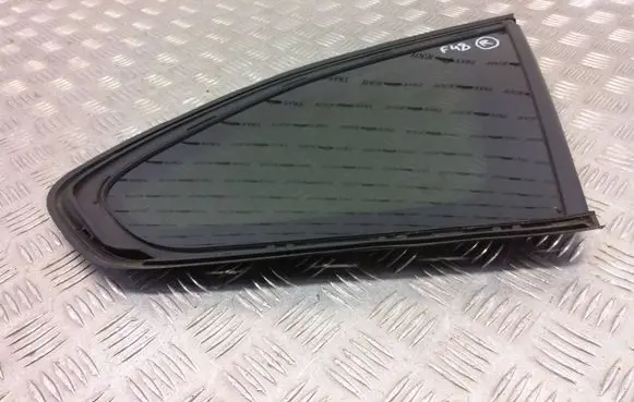 BMW X1 F48 F49 Rear side window 7406872