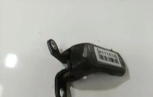 Toyota Avensis T250 Front door upper hinge 