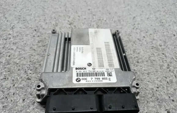 BMW 3 E90 E91 Engine control unit/module ECU 7799855