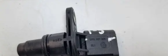 Volkswagen Multivan T5 Crankshaft position sensor 070907601A