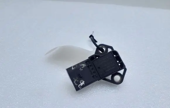 Volkswagen PASSAT B7 Air pressure sensor 0281002977 03G906051E