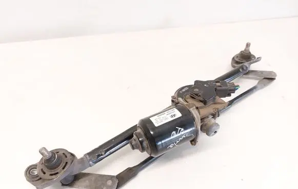 Hyundai Santa Fe Front wiper linkage and motor 981102B000