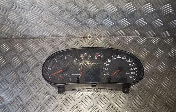 Audi A3 S3 8L Speedometer (instrument cluster) 8L0919880X
