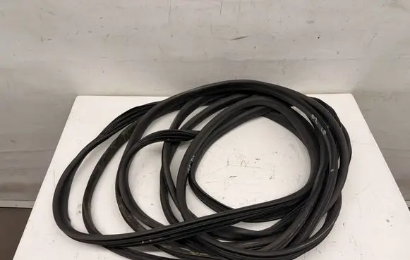 Dacia Duster II Rubber seal rear door D2USZCZKAR1