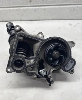 Volkswagen Transporter - Caravelle T5 Water pump 3B0122291C