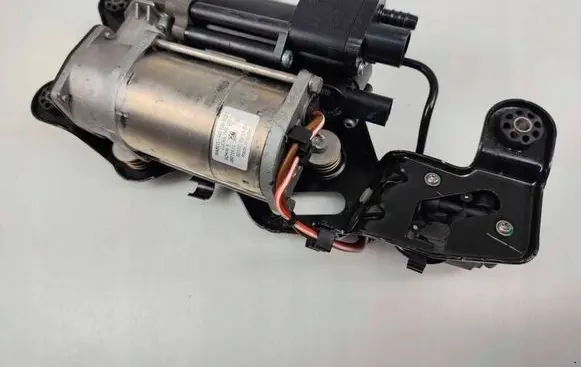 BMW X5 F15 Air suspension compressor/pump 6875177 4430200231 4722555620