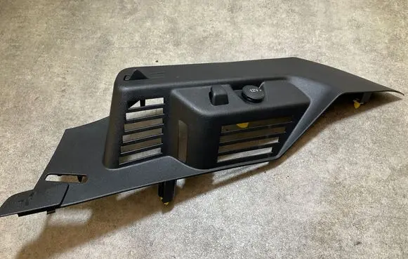 Trunk/boot sill cover protection