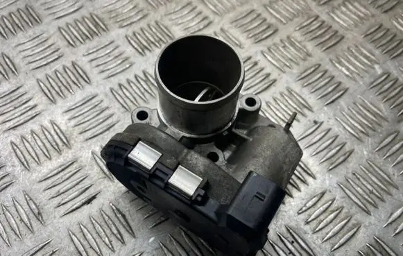 Renault Scenic II - Grand scenic II Throttle valve 8200330812 0281002681 8200330810D