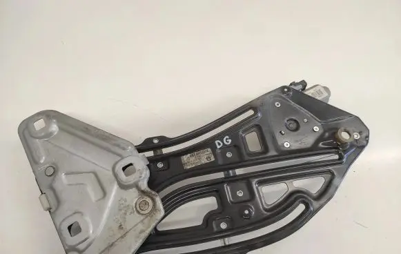 Peugeot 207 CC Vent/Glass mechanism 9680072380