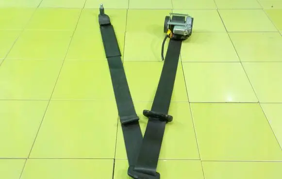 Opel Combo D Front seatbelt 2008019 BEZPIECZENSTWA