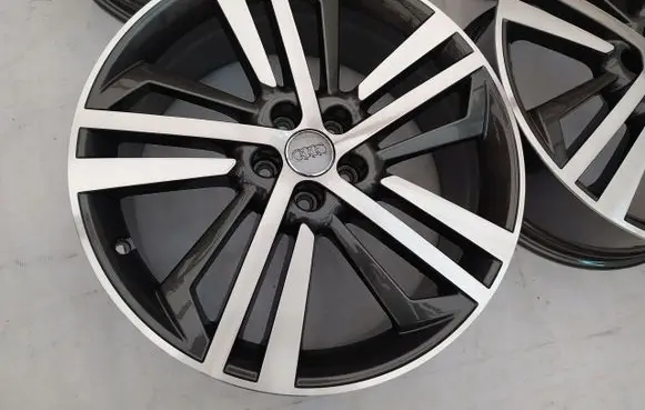 Audi Q5 SQ5 R20 alloy rim 80A601025F