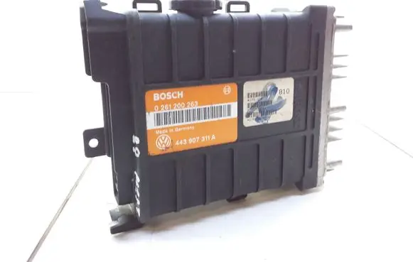 Volkswagen PASSAT B3 Engine control unit/module 443907311A 0261200263
