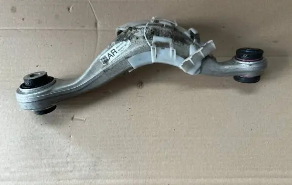 BMW 5 G30 G31 G38 Rear suspension control arm BMW3332 6883340