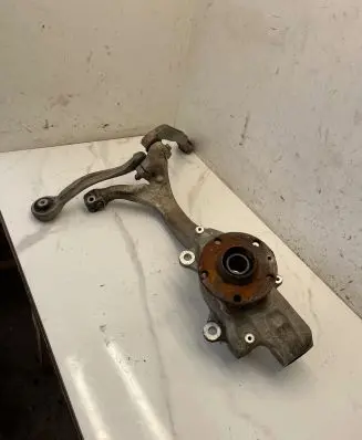 Audi A6 S6 C6 4F Front wheel hub spindle knuckle