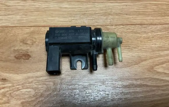 Volkswagen PASSAT B6 Turbo solenoid valve 1K0906627A 70086800 06T237