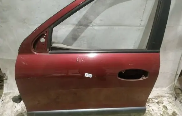 Hyundai Santa Fe Front door RAUDONOS