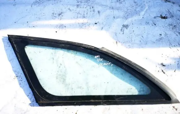 Nissan Primera Rear side window