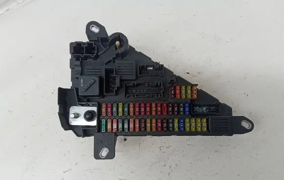 BMW 5 E60 E61 Fuse module 518956040 6906618