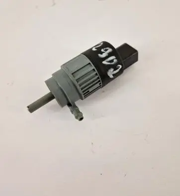 Nissan Qashqai Windscreen/windshield washer pump 