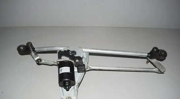 BMW X5 E53 Front wiper linkage 6913007
