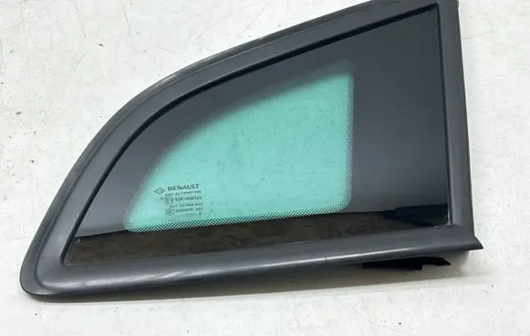 Renault Megane III Rear side window 833060008R 833060017R