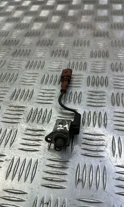 Skoda Superb B8 (3V) Camshaft speed sensor 04L907284