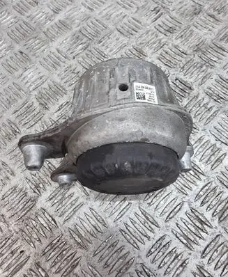 Engine mount bracket