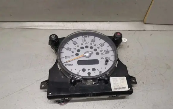 Mini One - Cooper R50 - 53 Speedometer (instrument cluster) 62116932506 6932506