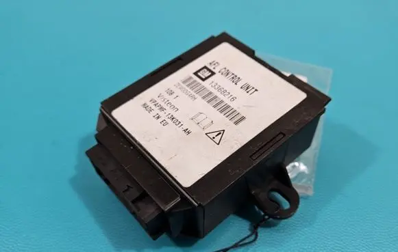 Opel Meriva B Central body control module 13368216 IMPRK1397656